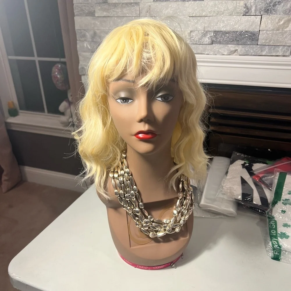 Blonde Wavy Hair Wig – Medium Length